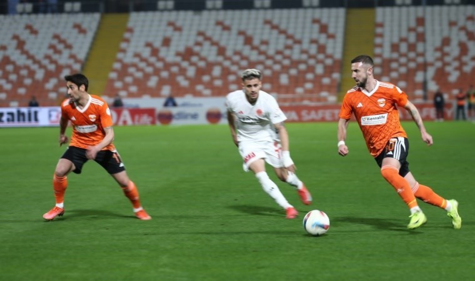 umraniyespor-10-kusi-kali-adanaspor-deplasmanda-puani-cikardi-7tqjpp8w.jpg