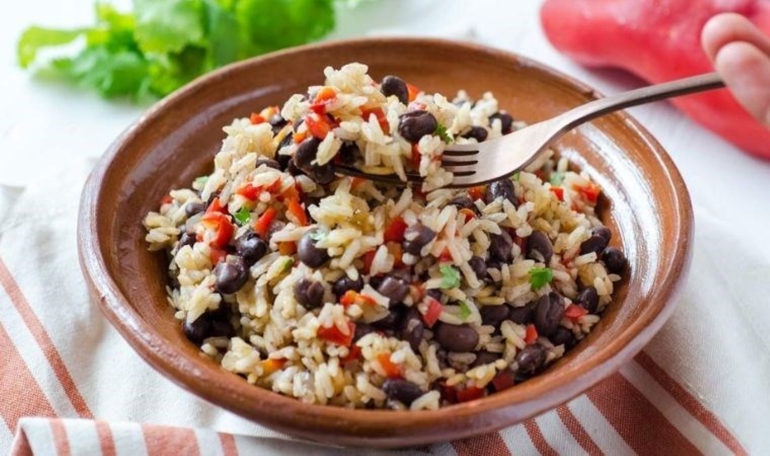 Kosta Rika’nın Klasik Lezzeti: Gallo Pinto Tanmi
