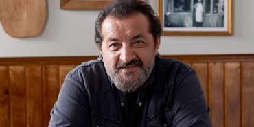 Mehmet Yalçınkaya'nın restoranındaki yüksek fiyatlar sosyal medyada gündem oldu