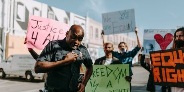 Esit-Yurttaslik-Modern-Devletin-Temel-Tasi-ve-Toplumsal-Barisin-Kriteri-featured