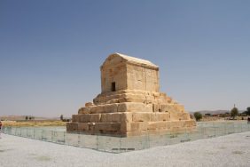 Iran8217in-Barbar-Algisi-Kiros8217tan-Gunumuze-Bir-Kimlik-Insasi-featured