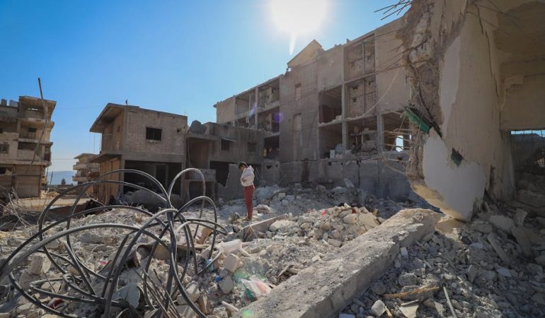 Kapitalizmin-Krize-Direnci-Suclama-Donusum-ve-Piyasalarin-Yeniden-Dogusu-featured