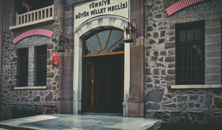 Iran8217dan-Trump8217in-Tehditlerine-Sert-Cikis-Sivil-Hedeflere-Yikici-Misilleme-Uyarisi-featured