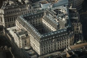 Londra8217da-Turk-Bakkallarindaki-Fiyatlar-Gundemde-Tuketici-Sikayetleri-Artiyor-featured