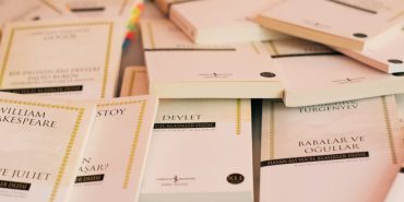 Nostalji-Gecmisi-Yucelten-Tatli-Bir-Yanilgi-mi-featured